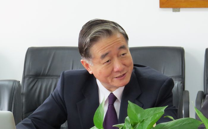 图为张卫华监事长发言