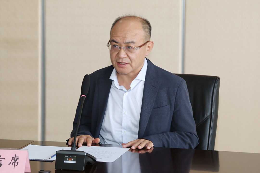 图为张小炜副会长作关于增补会员处分复查专门工作委员会副主任,秘书