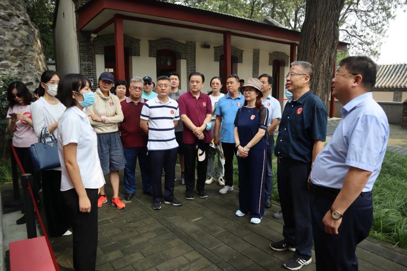 市律师行业新联会在香山双清别墅接受爱国主义教育