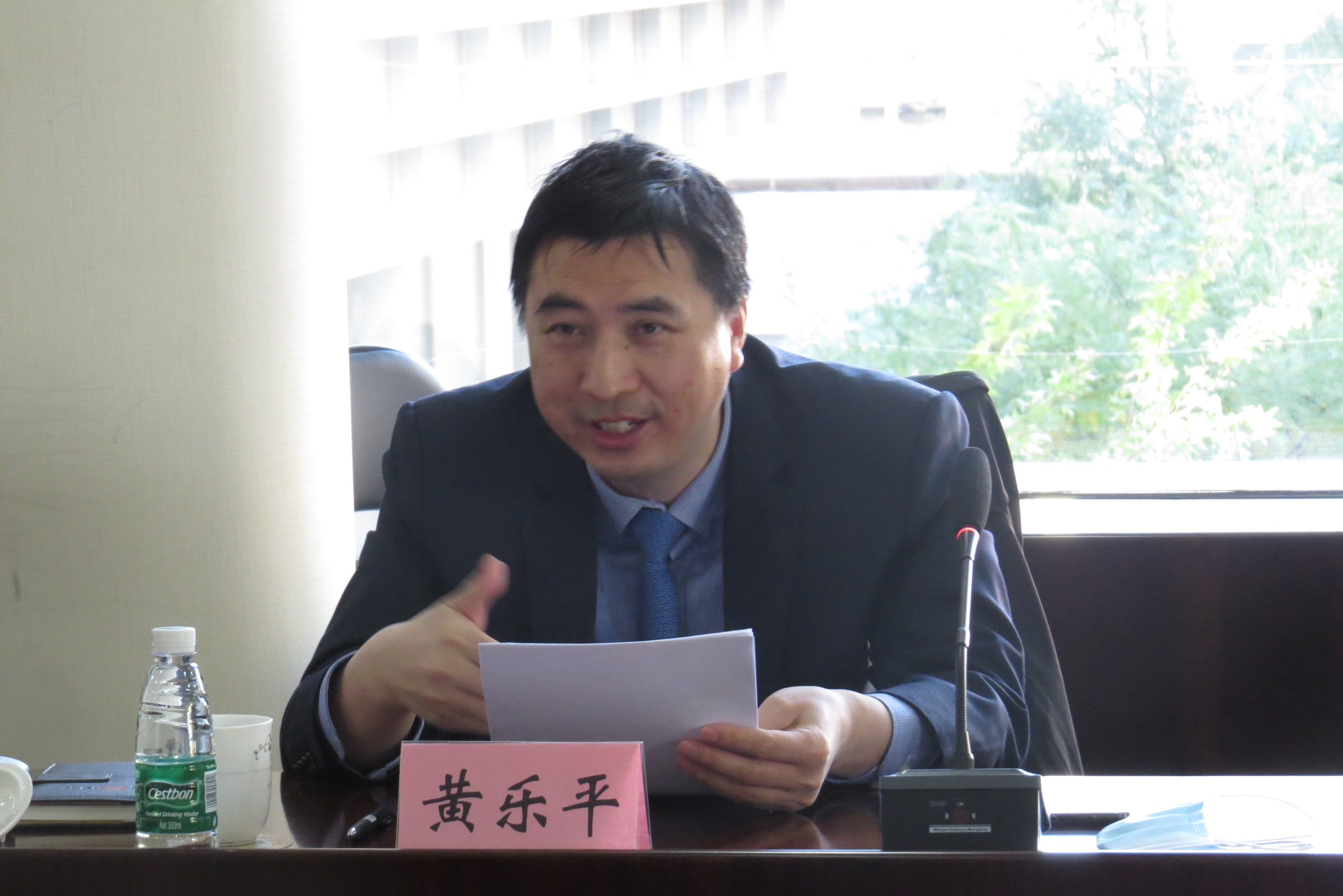 图为海淀区新联会律师行业分会黄乐平会长讲话