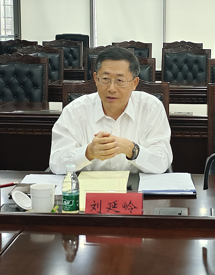 8.24智库ppp研究组 图为市律协会长刘延岭讲话.png