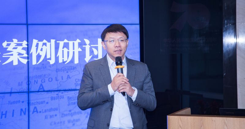 图为市律协副会长徐建军讲话.jpg